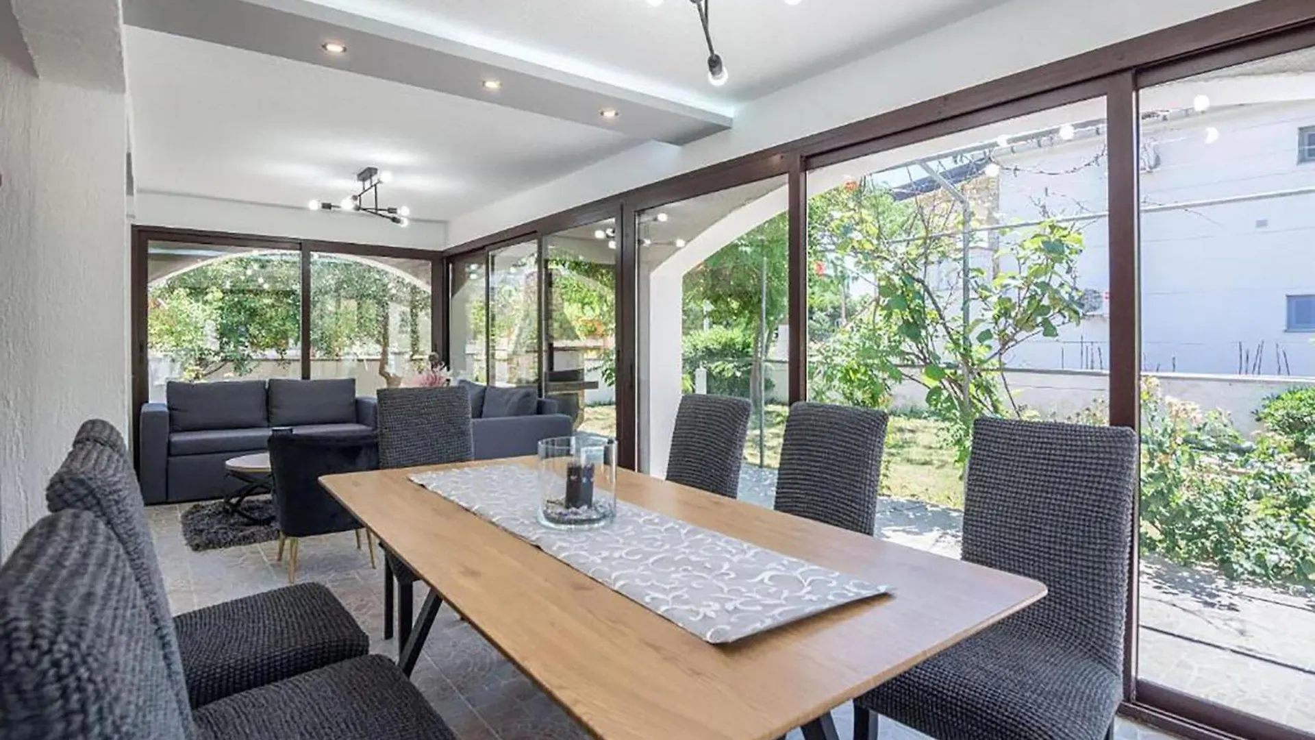 Awesome Home In Vir With Heated Swimming Pool